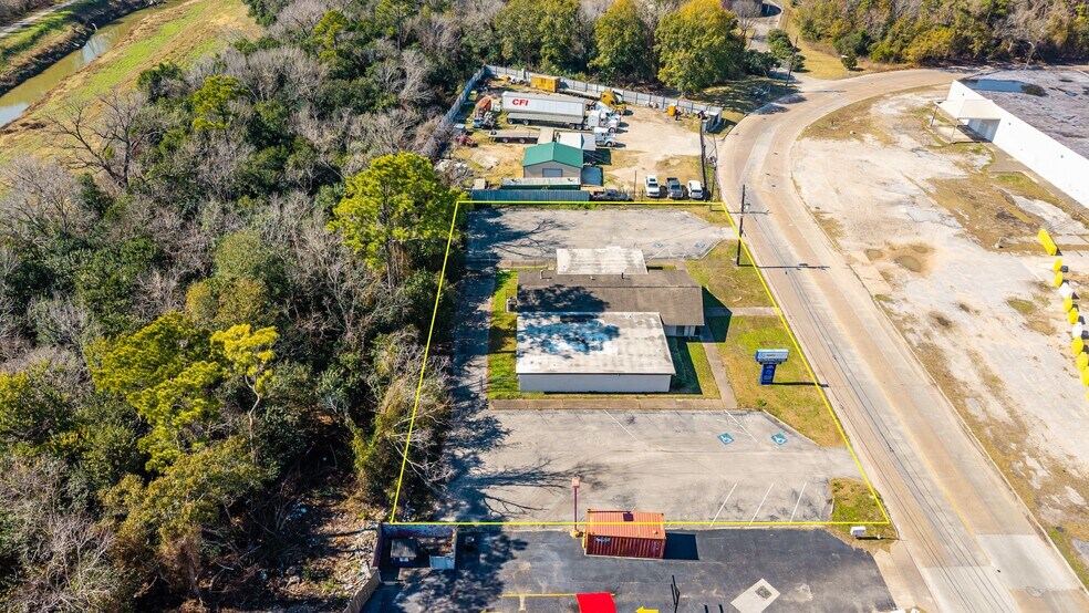 More Photos Of 7030 Bretshire Dr, Houston Medical For Sale