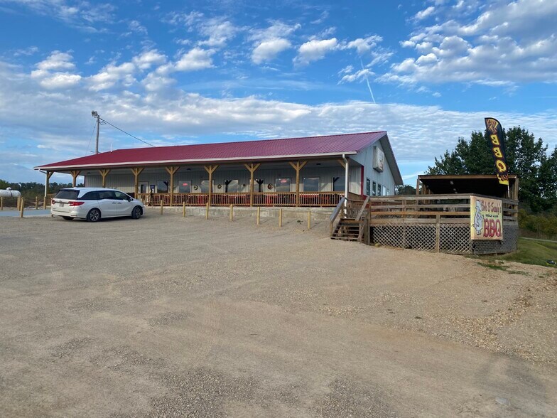 Primary Photo Of 5 Jo Jo St, Hardy Restaurant For Sale