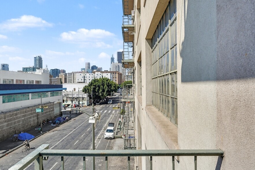 More Photos Of 421 E 6th St, Los Angeles Warehouse For Sale
