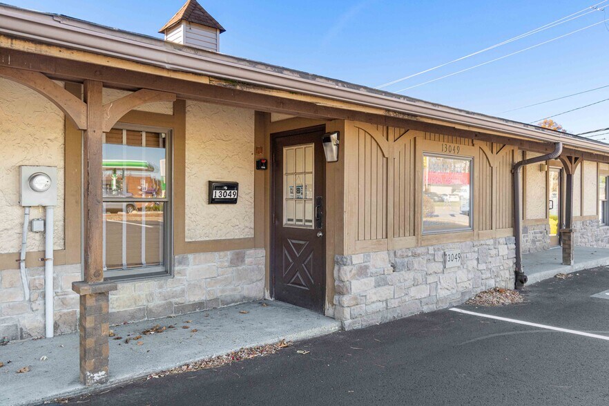 More Photos Of 13049 Frankstown Rd, Pittsburgh Medical For Sale