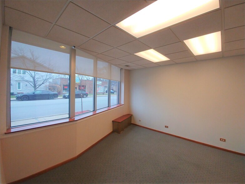 More Photos Of 10448 Kedzie, Chicago Office For Sale