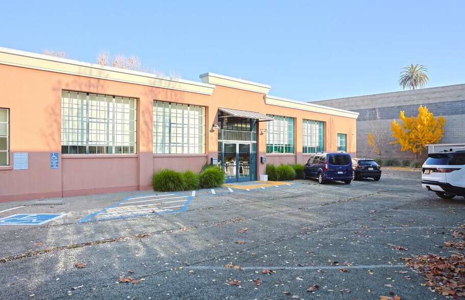 More Photos Of 1375 Park Ave, Emeryville Loft Creative Space For Lease