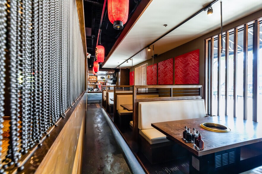 More Photos Of 510 Gray St, Houston Freestanding For Sale