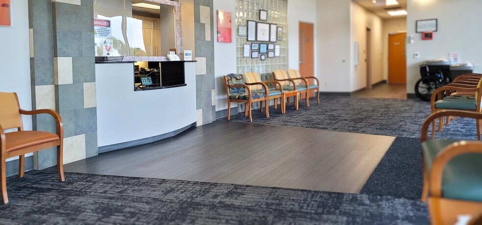 More Photos Of 3201 S Tamiami Trl, Sarasota Medical For Sale