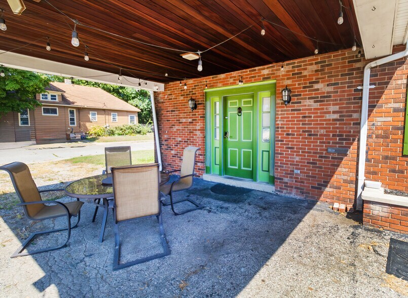 More Photos Of 903 Edgar St, Evansville Multifamily For Sale