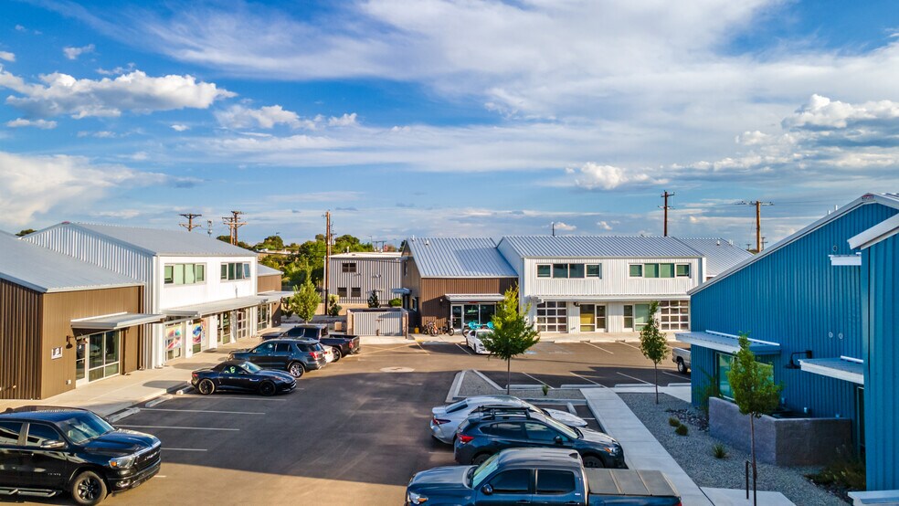 More Photos Of 1189 Parkway Dr, Santa Fe Showroom For Sale