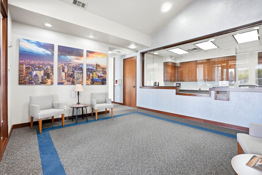 More Photos Of 925 Triple Crown Ave, Yakima Office For Sale