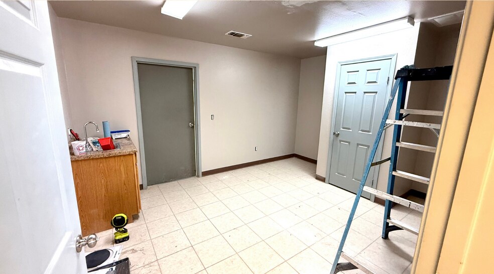 More Photos Of 12920 State Highway 191, Midland Warehouse For Lease