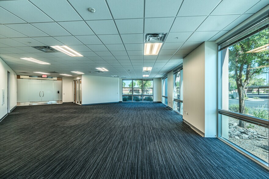 More Photos Of 8990 W Glendale Ave, Glendale Office For Sale
