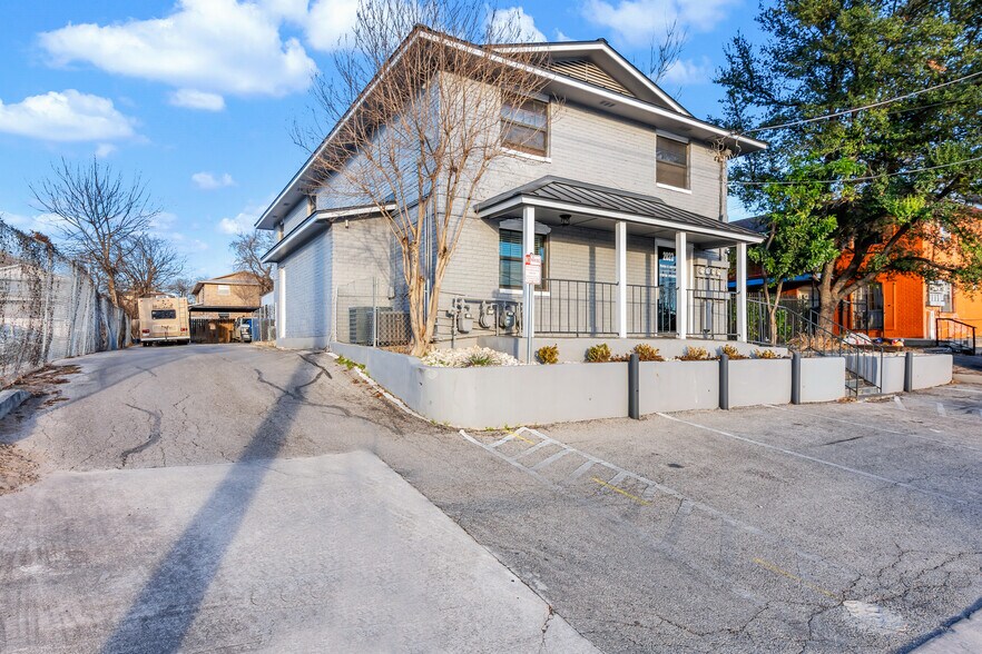 More Photos Of 2023 Lockhill Selma Rd, San Antonio Office Residential For Sale