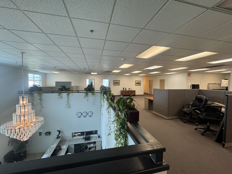 More Photos Of 1459 NW Sundial Rd, Troutdale Warehouse For Lease
