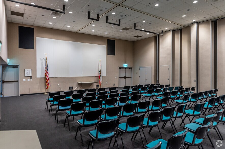 More Photos Of 625 N Grand Ave, Santa Ana Office For Sale