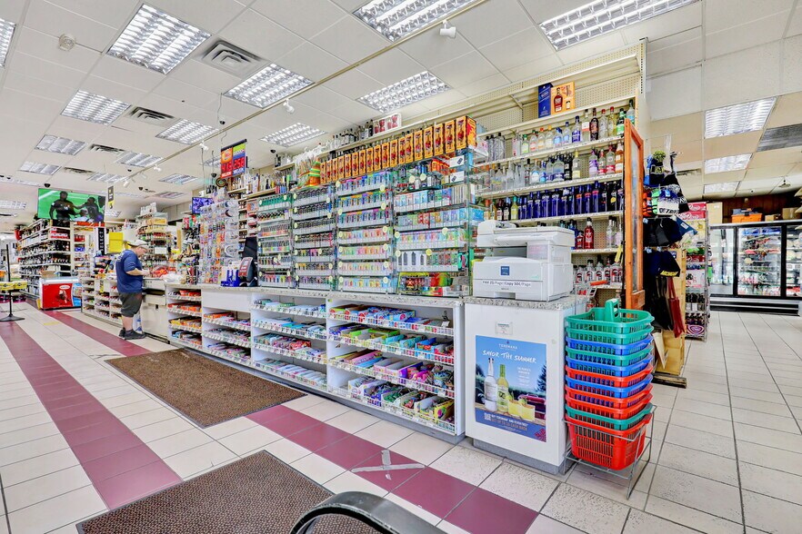 More Photos Of 131 E Grand River Ave, Fowlerville Storefront For Sale