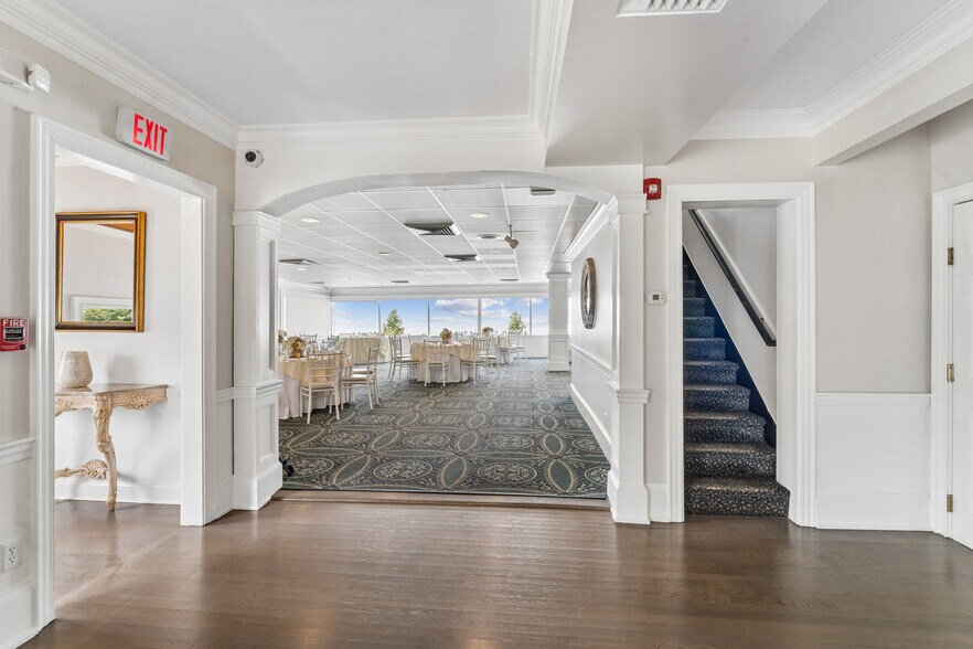 More Photos Of 62 Cove St, New Haven Specialty For Sale