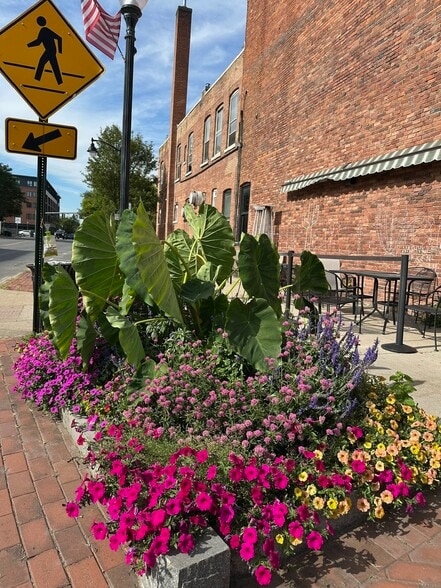 More Photos Of 162-164 Glen St, Glens Falls Storefront Retail Residential For Sale