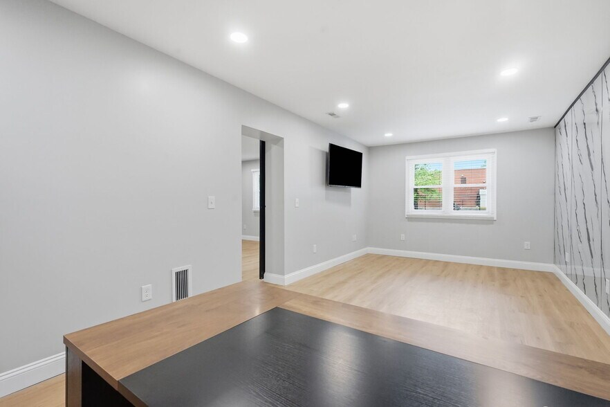 More Photos Of 25 Agawam Shopping Ct, Agawam Office For Sale