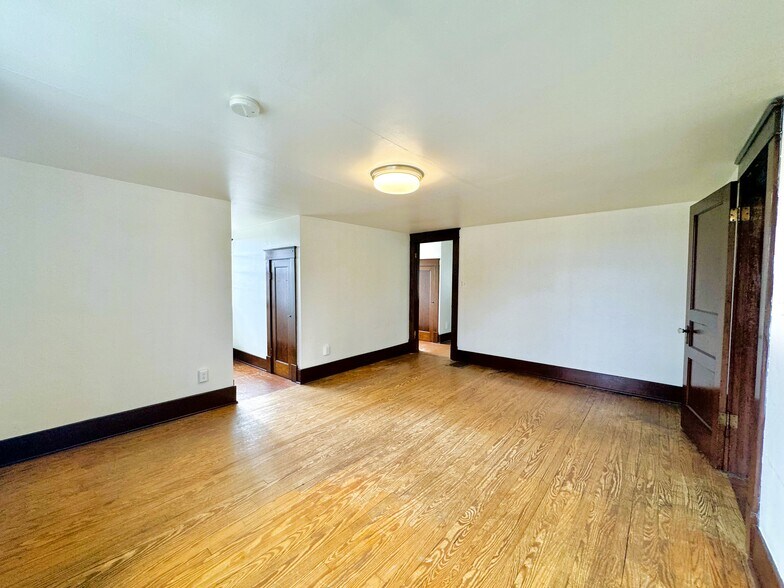 More Photos Of 106 E Cedar St, Goodlettsville Office Residential For Sale