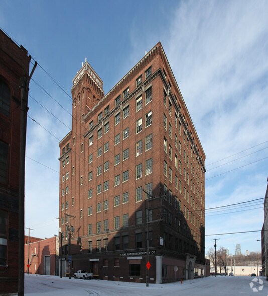 More Photos Of 1300 W 13th St, Kansas City Warehouse For Lease
