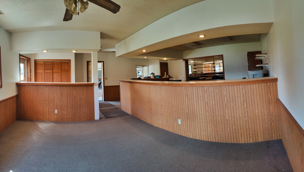 More Photos Of 202 N. Sixth St, Altamont Industrial For Sale