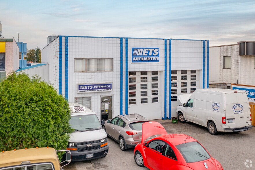 More Photos Of 7060 Curragh Av, Burnaby Service For Sale