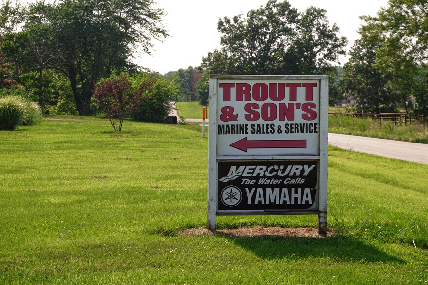 More Photos Of 18050 County Road 1000, Saint James Storefront For Lease