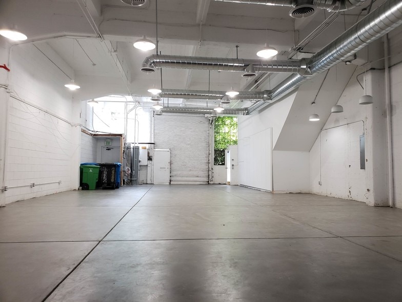 More Photos Of 2170 Folsom St, San Francisco Flex For Lease