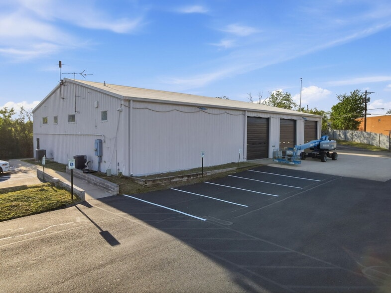More Photos Of 4801 Stamp Rd, Marlow Heights Warehouse For Lease