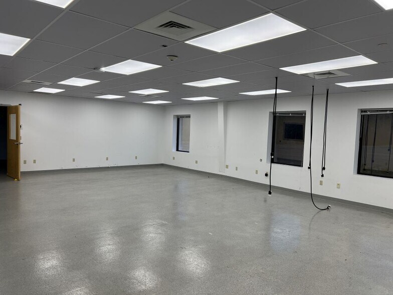 More Photos Of 16 Commercial St, Branford Research And Development For Lease