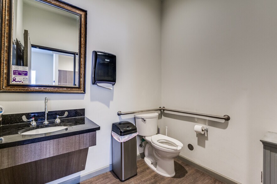 More Photos Of 2122 Babcock Rd, San Antonio Medical For Sale