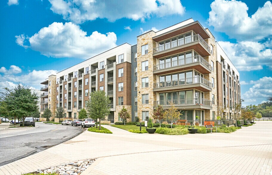 More Photos Of 4646 Amesbury Dr, Dallas Apartments For Lease