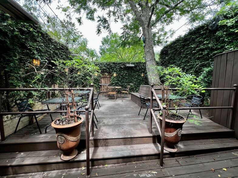 More Photos Of 117 Walnut St, Hattiesburg Restaurant For Sale