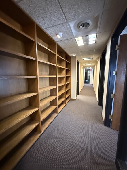 More Photos Of 6940 S Utica Ave, Tulsa Office For Sale