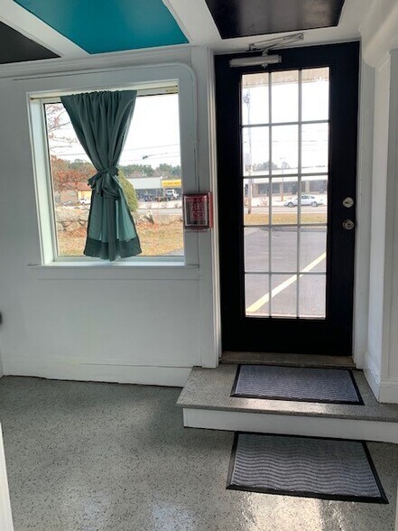 More Photos Of 1049 Tiogue Ave, Coventry Showroom For Lease