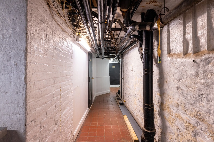 More Photos Of 484 Amsterdam Ave, New York Apartments For Sale