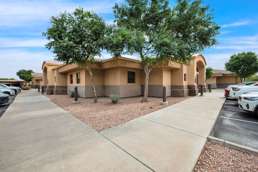 More Photos Of 8404 E Shea Blvd, Scottsdale Medical For Lease