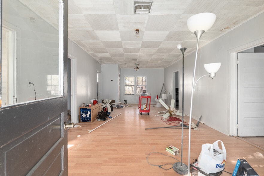 More Photos Of 1007 25th St, Ocala General Retail For Sale