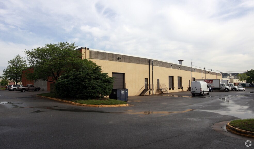 More Photos Of 5655 General Washington Dr, Alexandria Flex For Lease