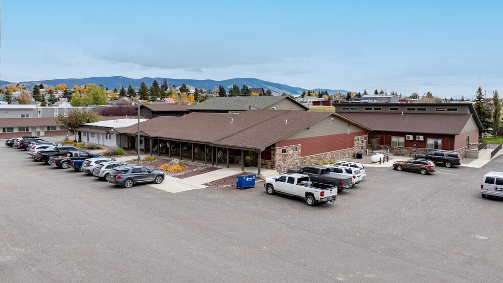 More Photos Of 202 W Main St, White Sulphur Springs Hotel For Sale