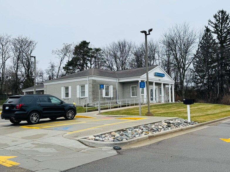 More Photos Of 4815 Okemos Rd, Okemos Bank For Sale
