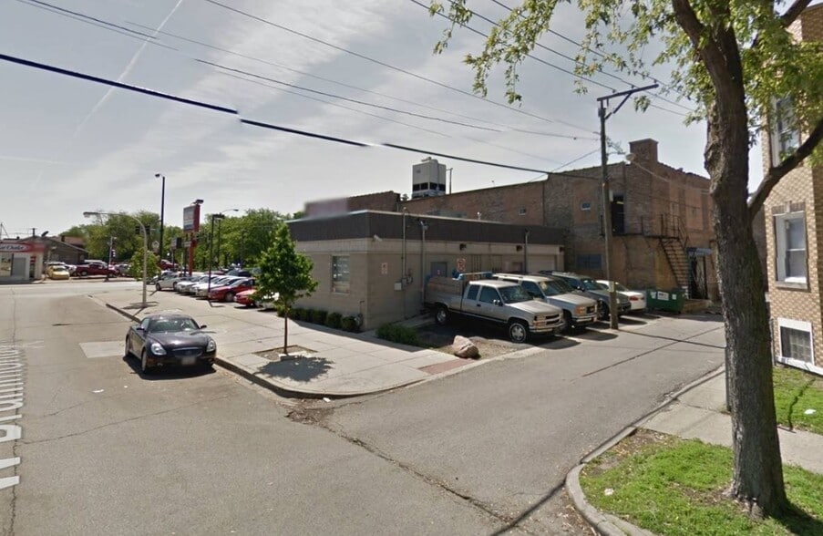 More Photos Of 2622 N Cicero Ave, Chicago Auto Dealership For Lease