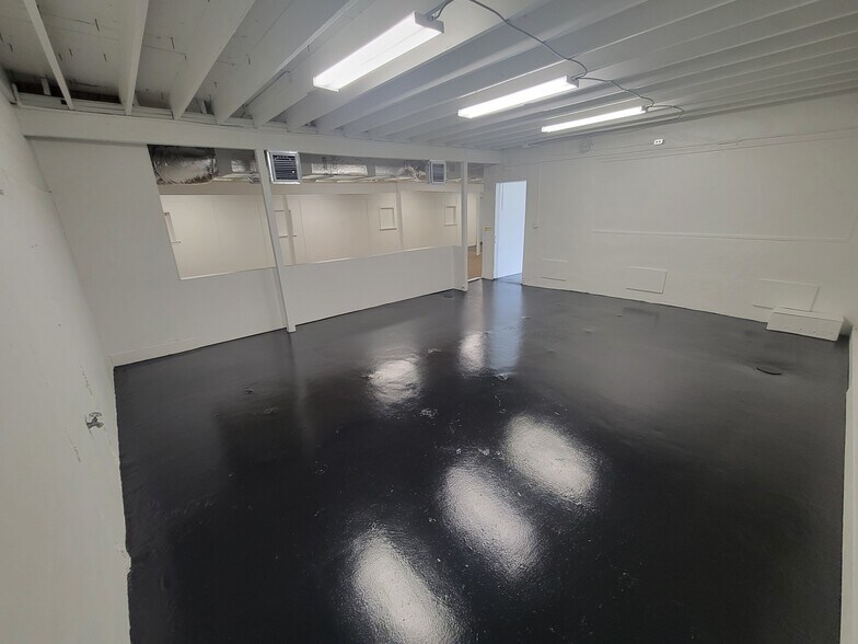 More Photos Of 2893 Edison Ave, Jacksonville Storefront Retail Office For Lease