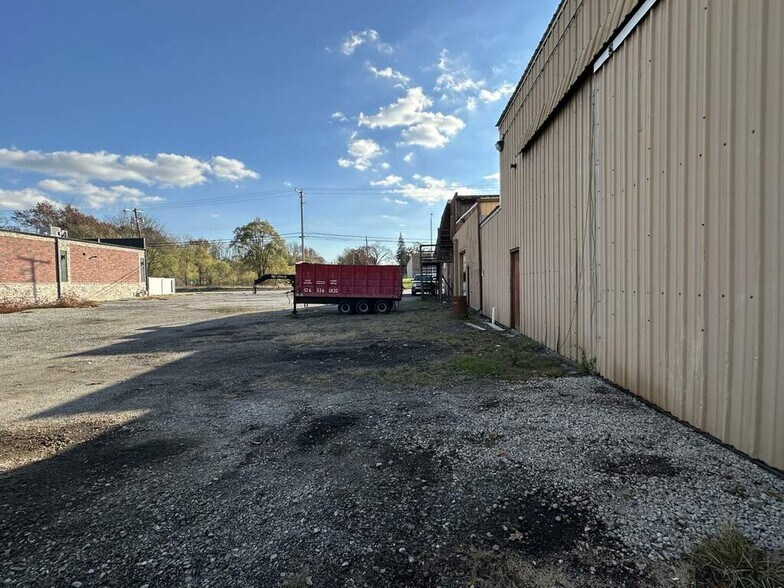 More Photos Of 5440 W Ridge Rd, Gary Light Distribution For Sale