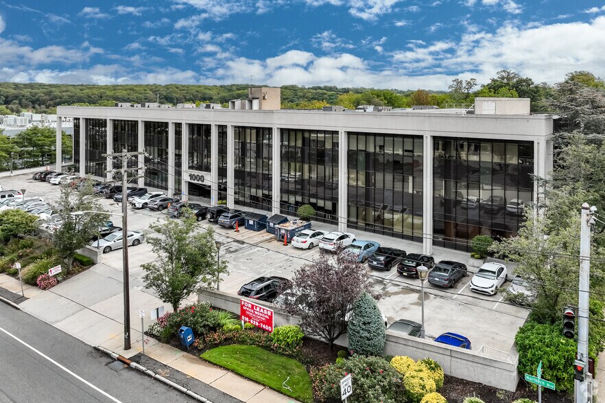 More Photos Of 1000 Northern Blvd, Great Neck Medical For Lease