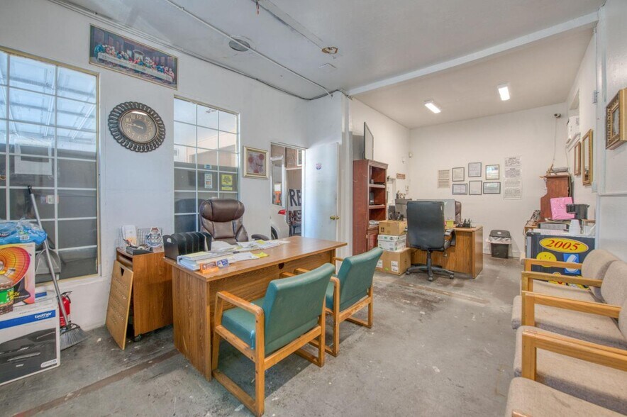 More Photos Of 4434 N Blackstone Ave, Fresno General Retail For Sale