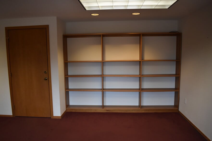 More Photos Of 6314 19th St W, Fircrest Office For Lease