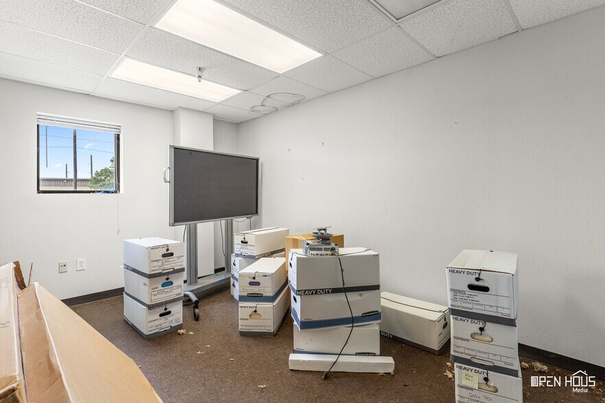 More Photos Of 208 Randy Dr, Wichita Falls Warehouse For Sale
