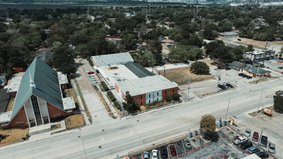 More Photos Of 900 Natchez Ave, Pasadena Schools For Sale