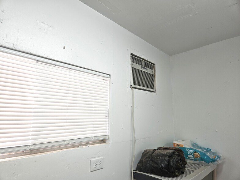 More Photos Of 10135 S Barrackman Rd, Mohave Valley Light Distribution For Lease