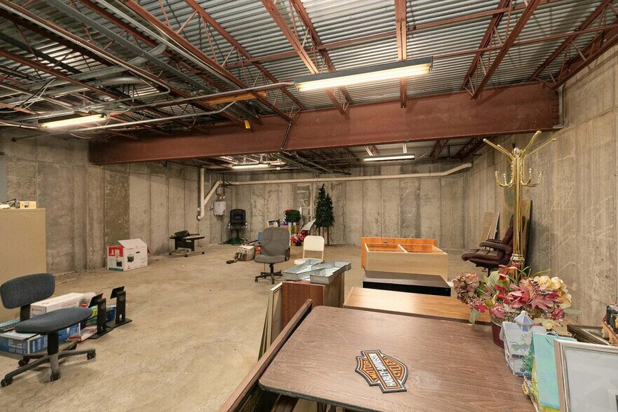More Photos Of 21 Public Sq, Stockton Office For Sale