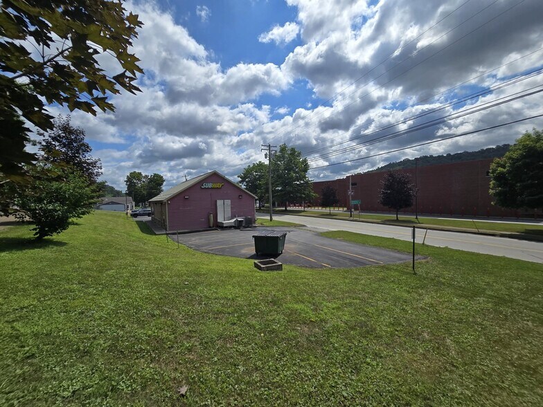 More Photos Of 945 Broad St, New Bethlehem Restaurant For Sale